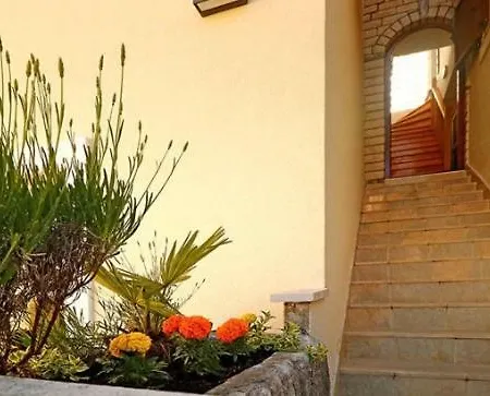 Studio Apartman Dado Apartment *