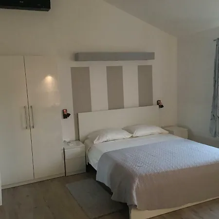Studio Apartman Dado Apartment *